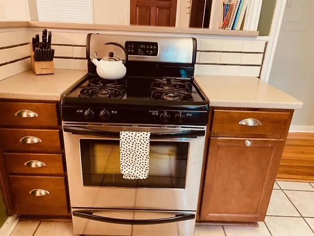 Ferienhaus Midtown Cottage- Walk To Whole Foods *